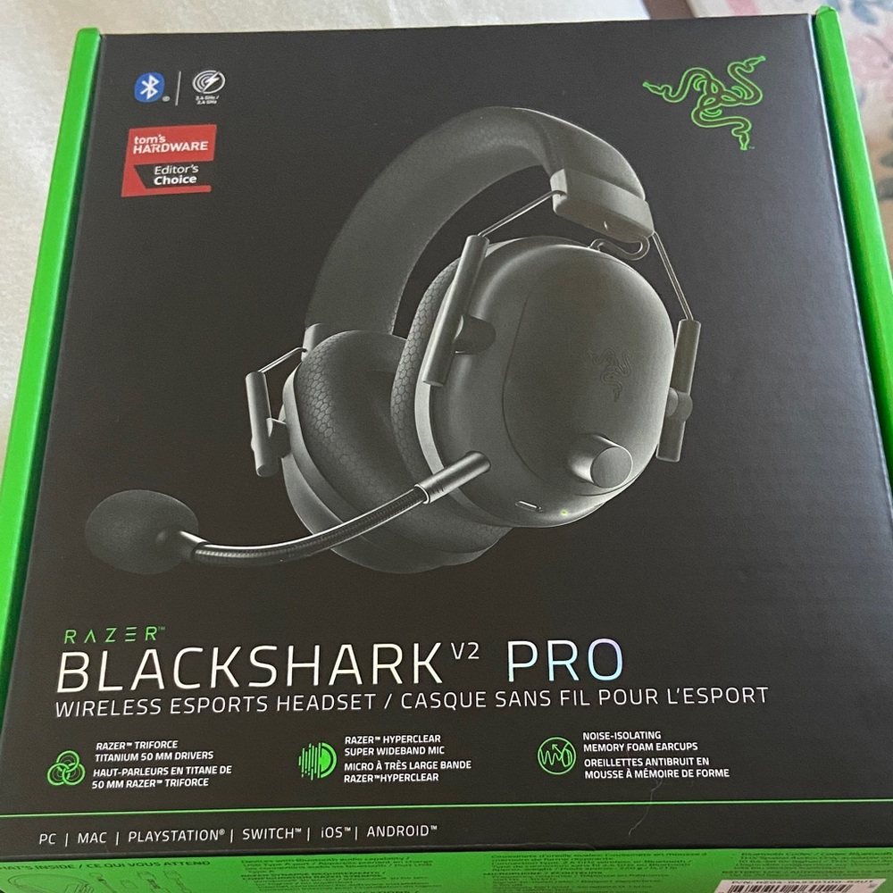 Razer BlackShark V2 Pro Wireless Headset - Black with Green Accents
